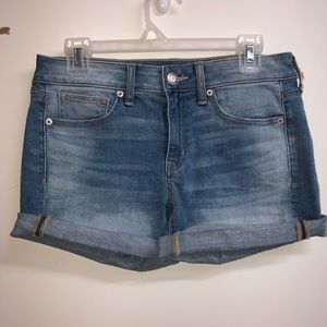 Women’s 6 AEO American Eagle Light Blue Jean Short